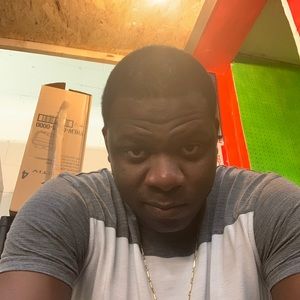 Meet your Posher, Derron